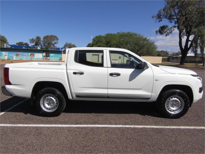2024 Mitsubishi Triton GLX
