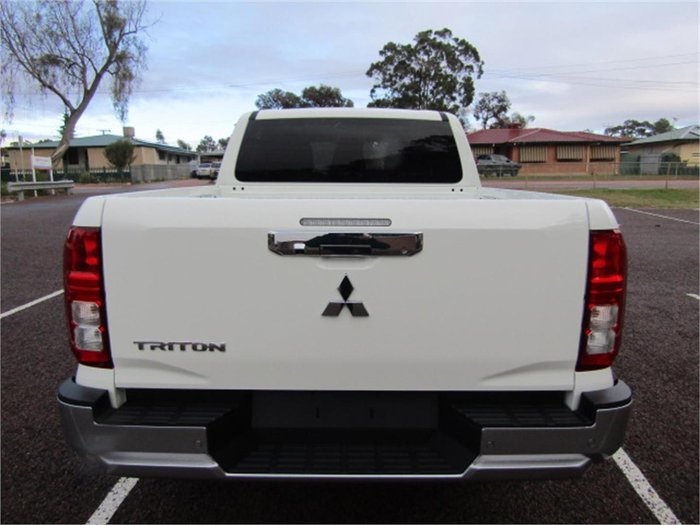 2024 Mitsubishi Triton GLX+
