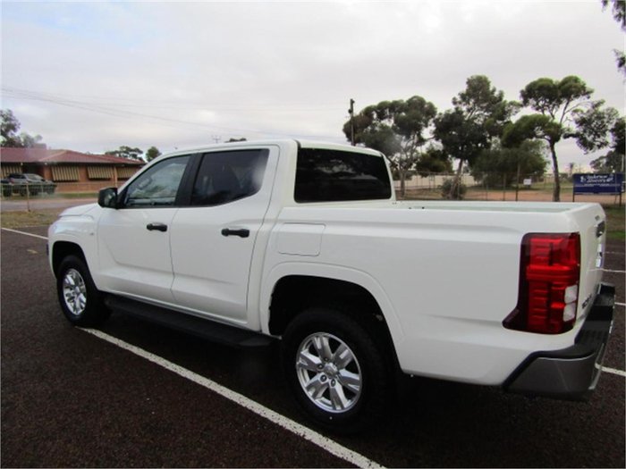 2024 Mitsubishi Triton GLX+