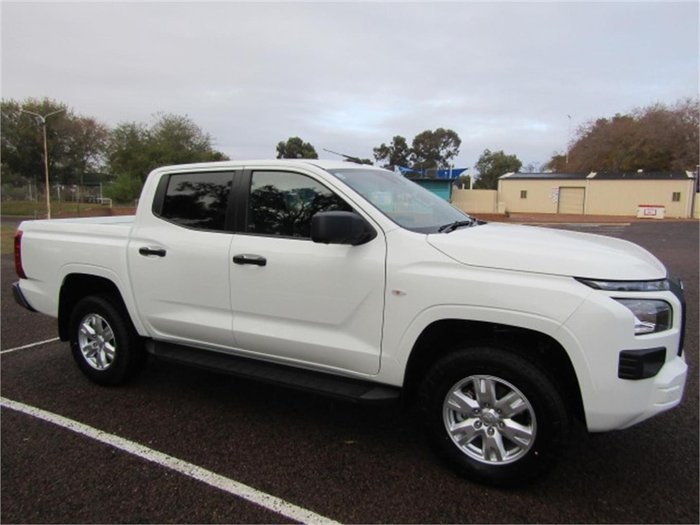2024 Mitsubishi Triton GLX+