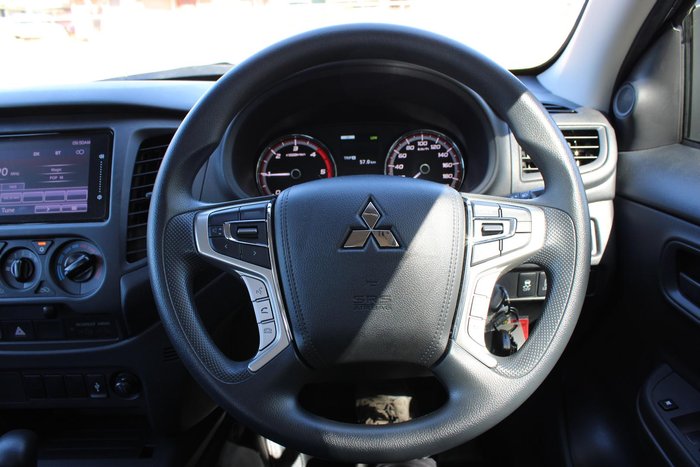 2023 Mitsubishi Triton GLX