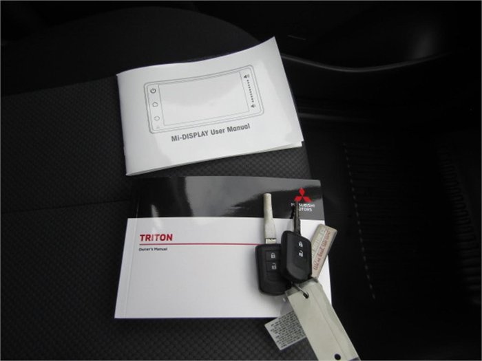 2023 Mitsubishi Triton GLX