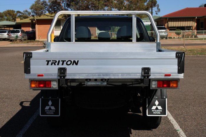 2023 Mitsubishi Triton GLX