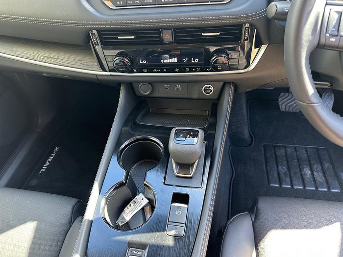 2024 Nissan X-TRAIL ST-L