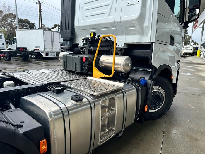 2024 Iveco S-Way AS700