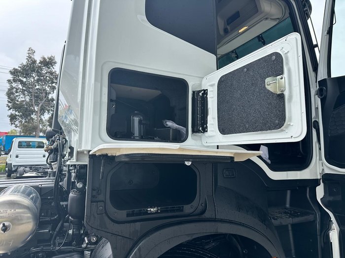 2024 Iveco S-Way AS700
