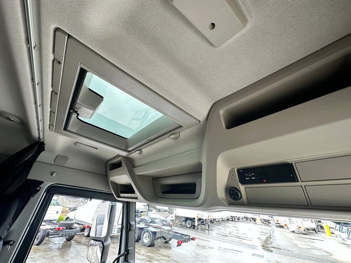 2024 Iveco S-Way AS700