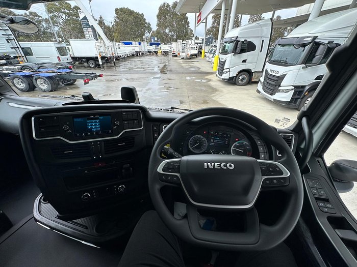 2024 Iveco S-Way AS700