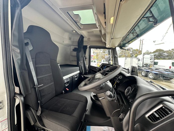 2024 Iveco S-Way AS700