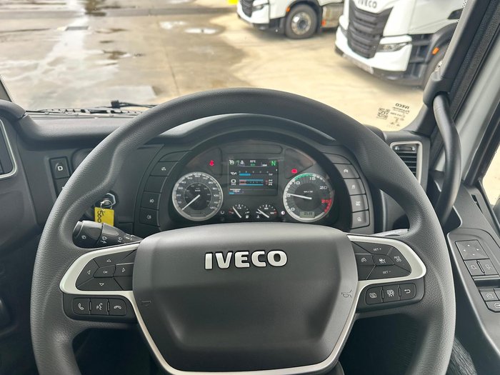 2024 Iveco S-Way AS700