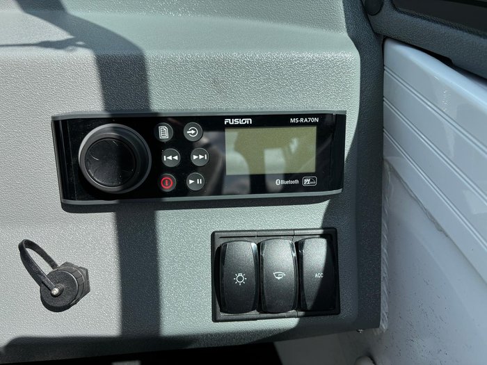 2024 QUINTREX 520 Cruiseabout Pro