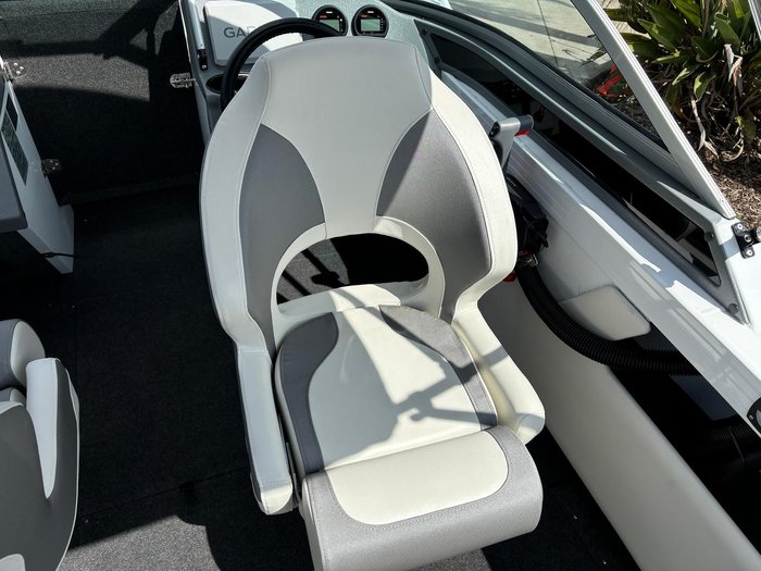 2024 QUINTREX 520 Cruiseabout Pro