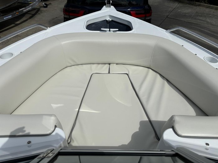 2024 QUINTREX 520 Cruiseabout Pro