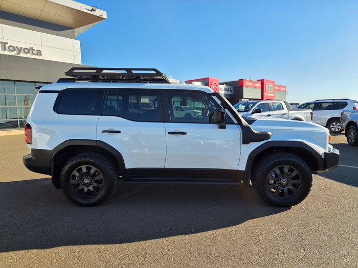 2024 Toyota Prado Altitude White