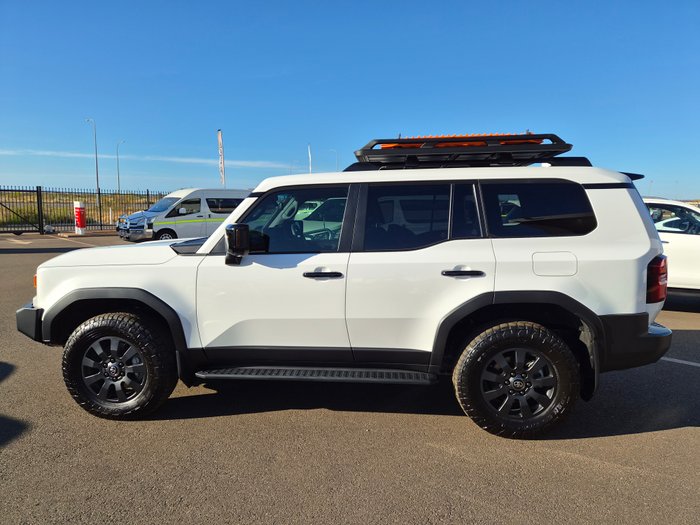 2024 Toyota Prado Altitude White