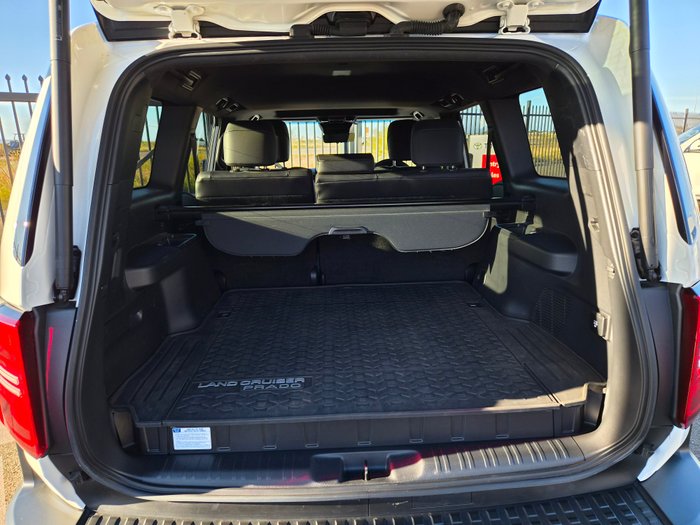 2024 Toyota Prado Altitude White