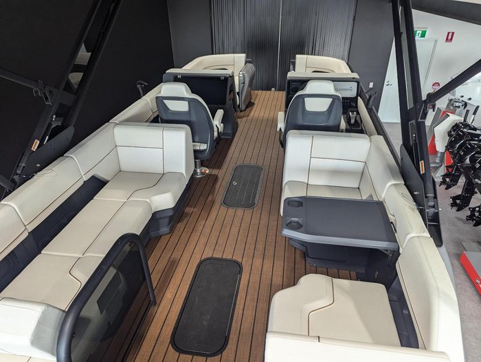 2024 Manitou Explore 22 Max Switchback