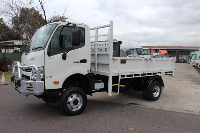 2022 Hino 817 4X4 300/ 817 - 4x4 WHITE