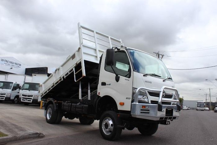2022 Hino 817 4X4 300/ 817 - 4x4 WHITE