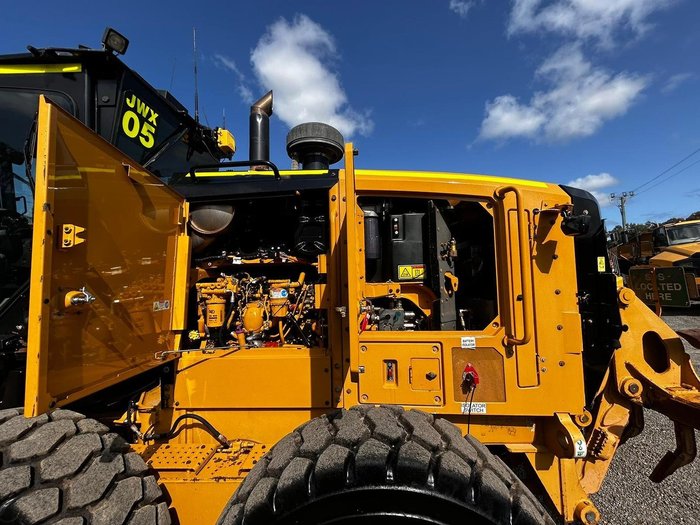 2014 Caterpillar 140M2 Yellow