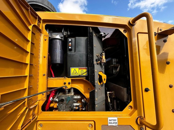 2014 Caterpillar 140M2 Yellow