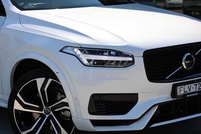 2022 Volvo XC90 Recharge Ultimate T8 Plug-In Hybrid