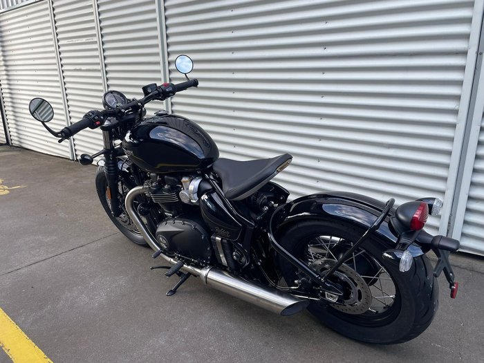 2025 Triumph Bonneville Bobber Bobber Black