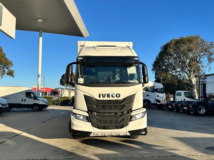 2024 Iveco S-Way AT230