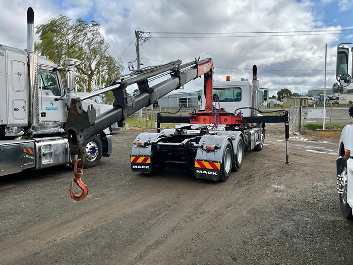 2014 Mack Granite Palfinger Pk11001 Light Use $60000+Gst MACK GRANITE WHITE