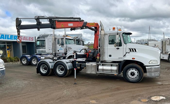 2014 Mack Granite Palfinger Pk11001 Light Use $60000+Gst MACK GRANITE WHITE