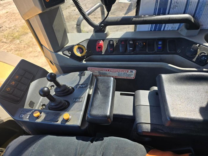 2021 Caterpillar 982 Ng Yellow