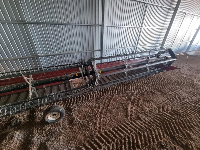 2011 CASE IH Wd2303 Red