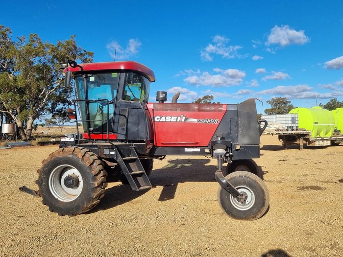 2011 CASE IH Wd2303 Red