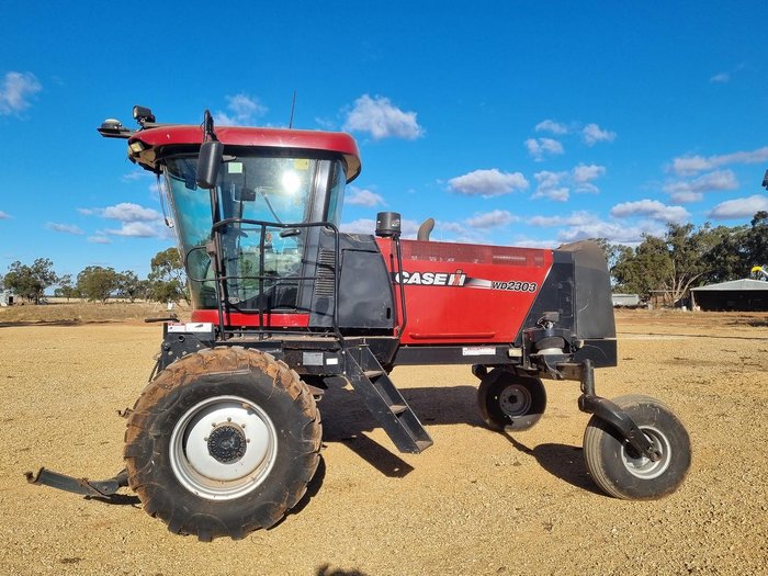 2011 CASE IH Wd2303 Red