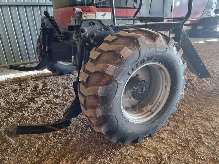 2011 CASE IH Wd2303 Red