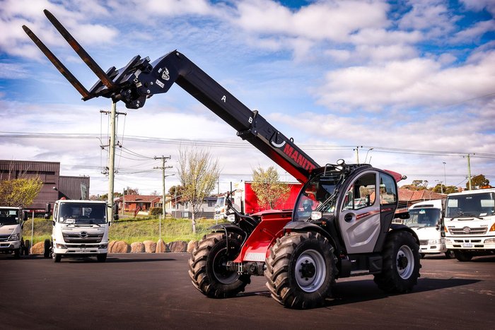 2024 Manitou Mlt-X 841-145 Red