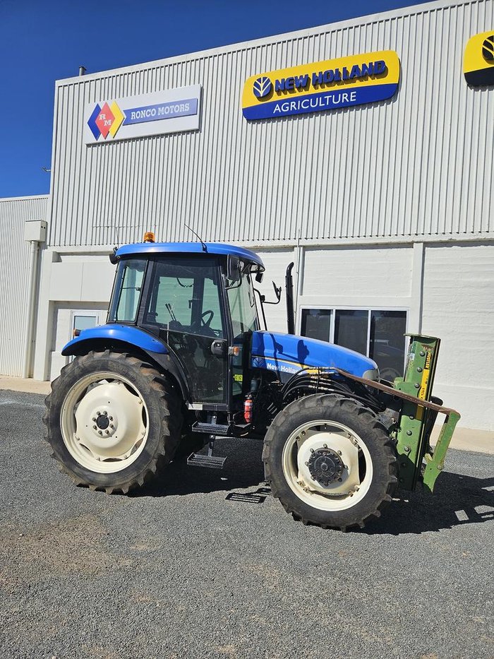 2005 New Holland Td90d