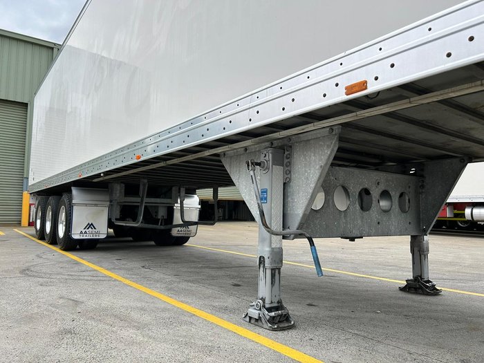 2007 Maxitrans St3 Od 24 Pallet -18 High Cube Reefer, Roller Door 4.3M 