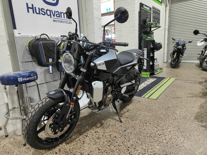 2024 HUSQVARNA SVARTPILEN 801 ROAD GREY