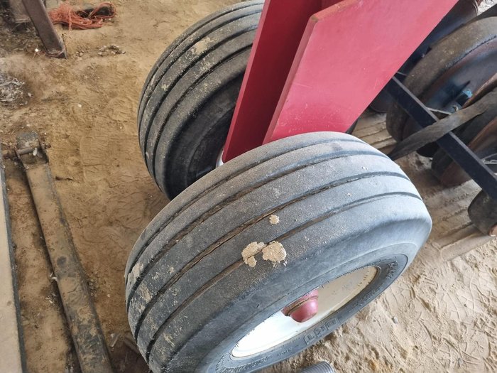 2010 Morris Maxim Iii Red