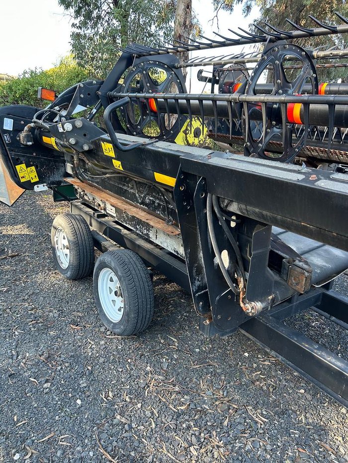 2012 MacDon D60 25Ft