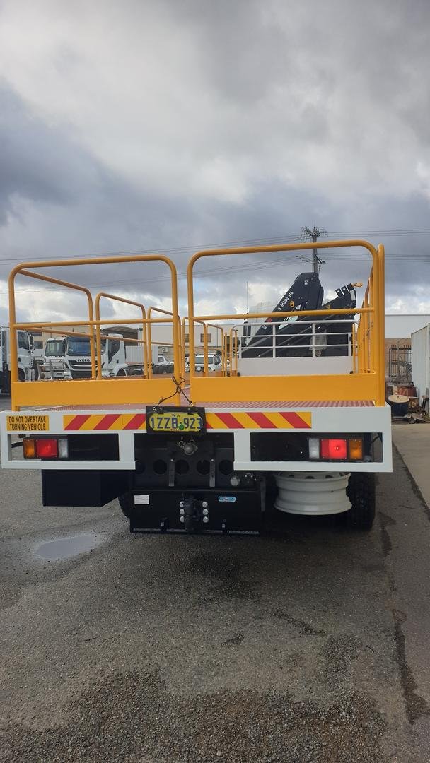 2025 Isuzu F Series FYH 300-350 WHITE