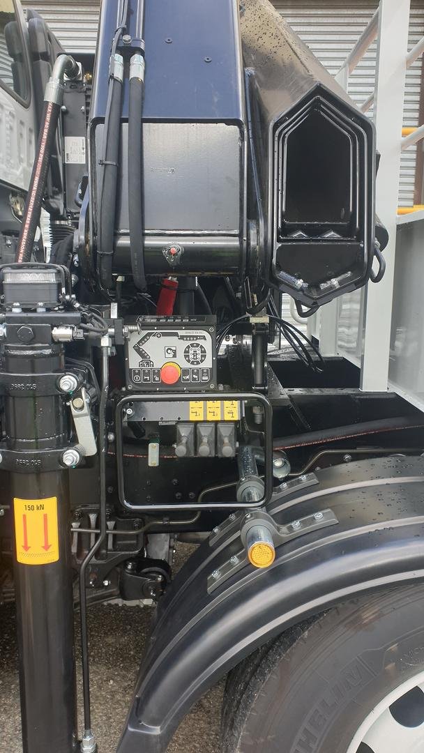 2025 Isuzu F Series FYH 300-350 WHITE