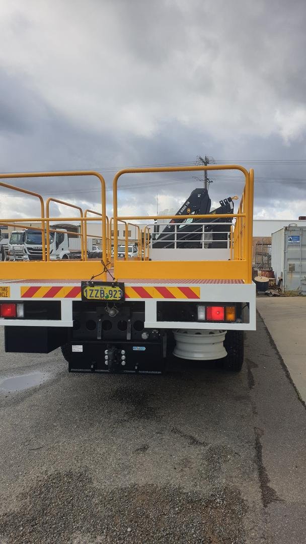 2025 Isuzu F Series FYH 300-350 WHITE