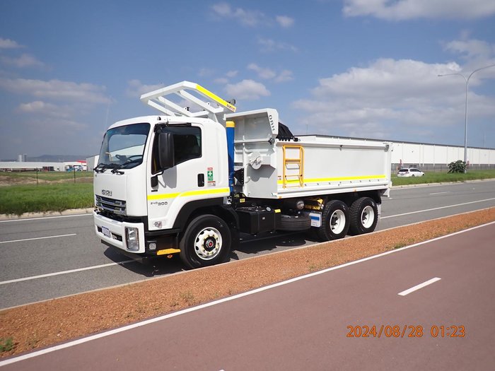 2025 Isuzu Fvz 260-300 White
