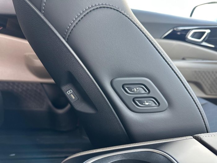 2024 Kia Carnival GT-Line