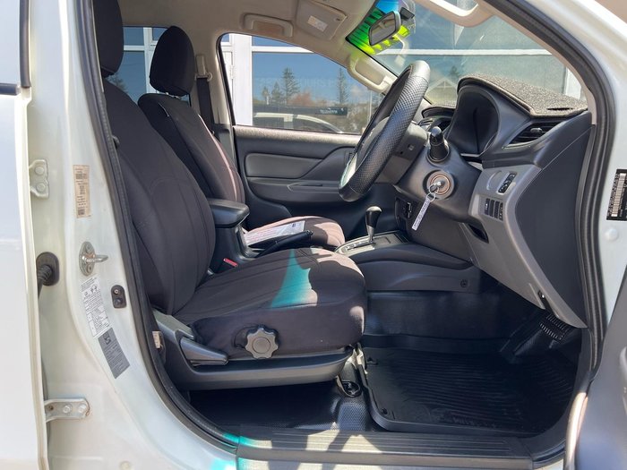 2017 Mitsubishi Triton GLX