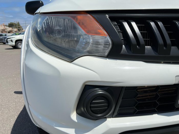2017 Mitsubishi Triton GLX