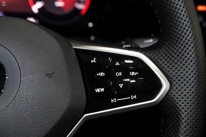 2024 Volkswagen Golf 110TSI R-Line