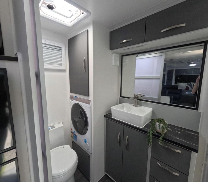 2024 Leader Caravans 2060_R_K1e2_T Gold Le 20'6